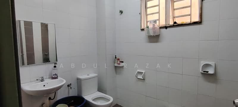 Terraced House for Sale in Shah Alam (Selangor) - Abdul Razak - Bathroom - PropertyGuru.com.my