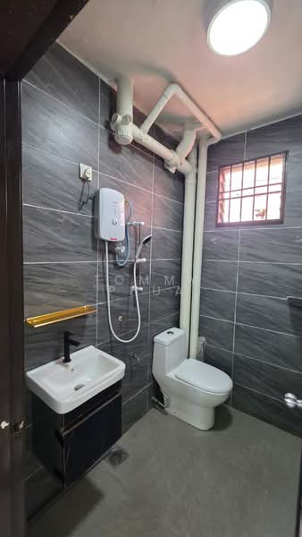 Pangsapuri untuk Disewa di Rose Villa Apartment - Tommy Phua - Bathroom - PropertyGuru.com.my