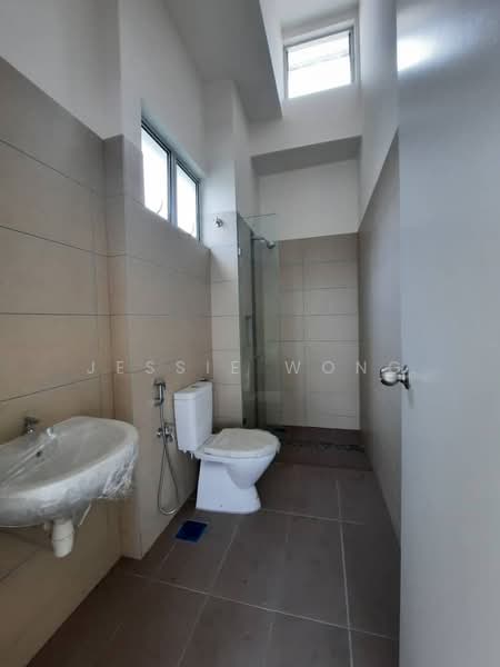 2-storey Terraced House for Sale in Bandar Tasik Puteri (Rawang) - Jessie Wong - Bathroom - PropertyGuru.com.my