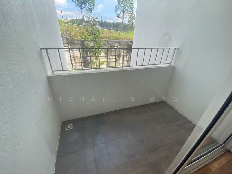 3-storey Terraced House for Rent in Tamansari (Rawang) - Michael Siong - Balcony - PropertyGuru.com.my