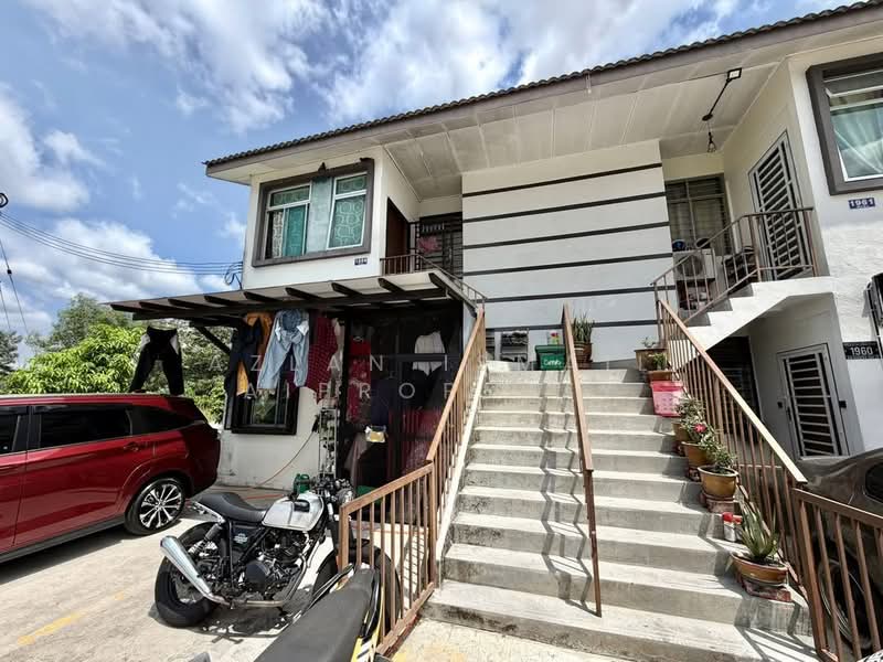 Rumah Bandar untuk Dijual di Senai (Kulai) - Azlan Ismail aiproperty - Exterior - PropertyGuru.com.my