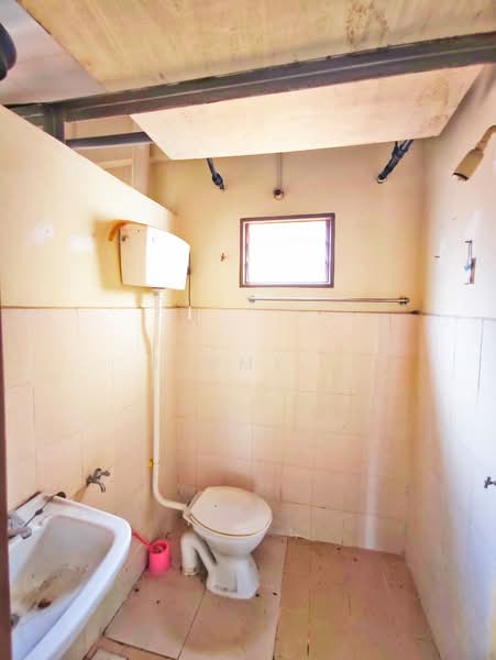 Rumah Flat untuk Dijual di Stulang Laut - Jimmy . - Bathroom - PropertyGuru.com.my
