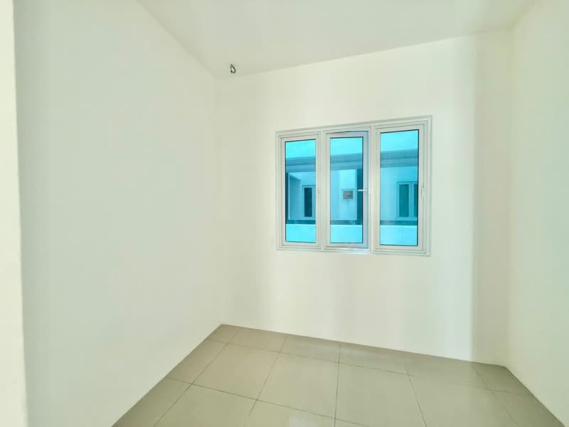 Kondominium untuk Dijual di QuayWest Residence - Rain Yu - Bedroom 3 - PropertyGuru.com.my