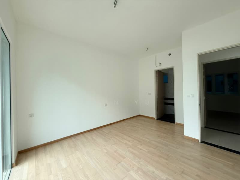 Kondominium untuk Dijual di QuayWest Residence - Rain Yu - Master Bedroom - PropertyGuru.com.my