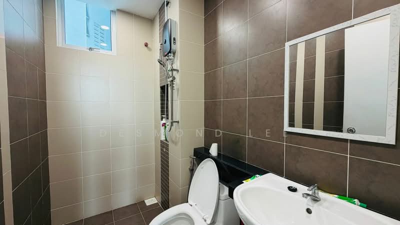 Pangsapuri untuk Dijual di D'Rich Executive Suites - Desmond Lee - Bathroom - PropertyGuru.com.my