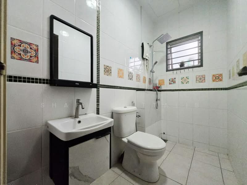 Semi-Detached House for Sale in Taman Saujana Emas (Kajang) - Shafiq Muttalib - Bathroom - PropertyGuru.com.my