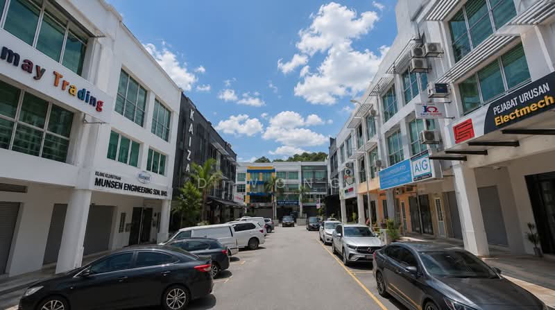 Shop for Rent in Bandar Puteri Puchong (Puchong) - D Wong - Exterior - PropertyGuru.com.my