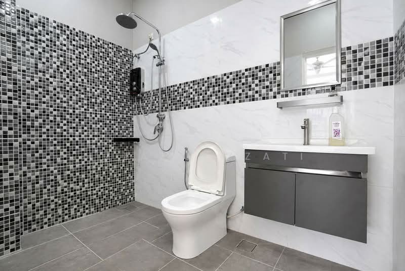 Semi-Detached House for Sale in Taman Cemerlang (Gombak) - Izzaza Izzati - Bathroom - PropertyGuru.com.my