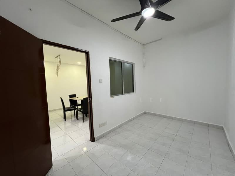 2-storey Terraced House for Rent in Taman Megah Ria (Masai) - Daphne Lee - Dining Room - PropertyGuru.com.my