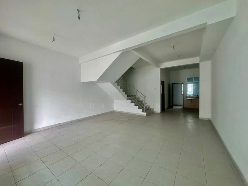 Rumah Teres 2 Tingkat untuk Dijual di Taman Pulai Mutiara (Iskandar Puteri (Nusajaya)) - Iden Tan - Living Room - PropertyGuru.com.my