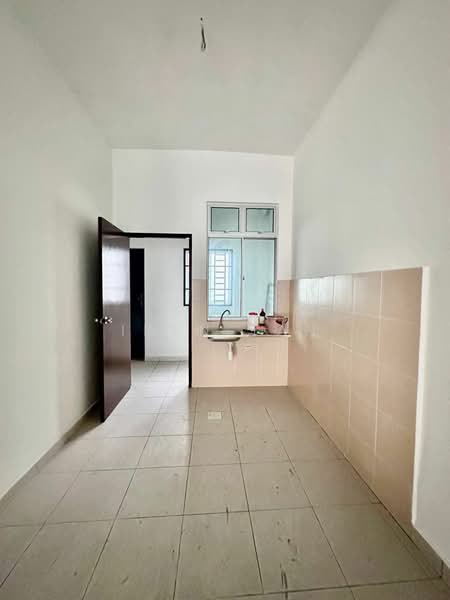 Rumah Teres 2 Tingkat untuk Dijual di Taman Pulai Mutiara (Iskandar Puteri (Nusajaya)) - Iden Tan - Kitchen - PropertyGuru.com.my