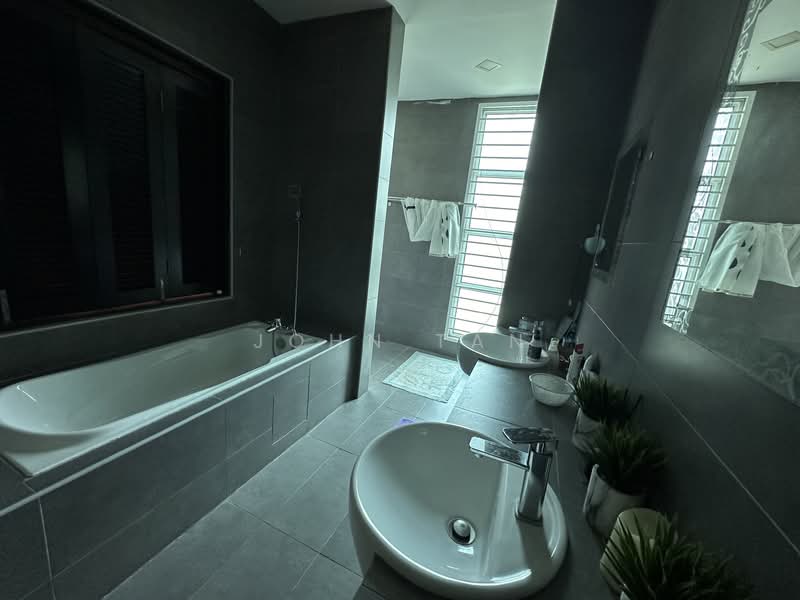 Bungalow for Sale in Seksyen U10 (Shah Alam) - John Tan - Bathroom - PropertyGuru.com.my