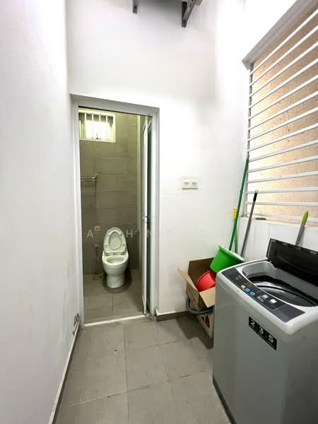 Service Residence for Rent at D'carlton (Residensi Seri Mega) - Daphne Lee - Bathroom - PropertyGuru.com.my