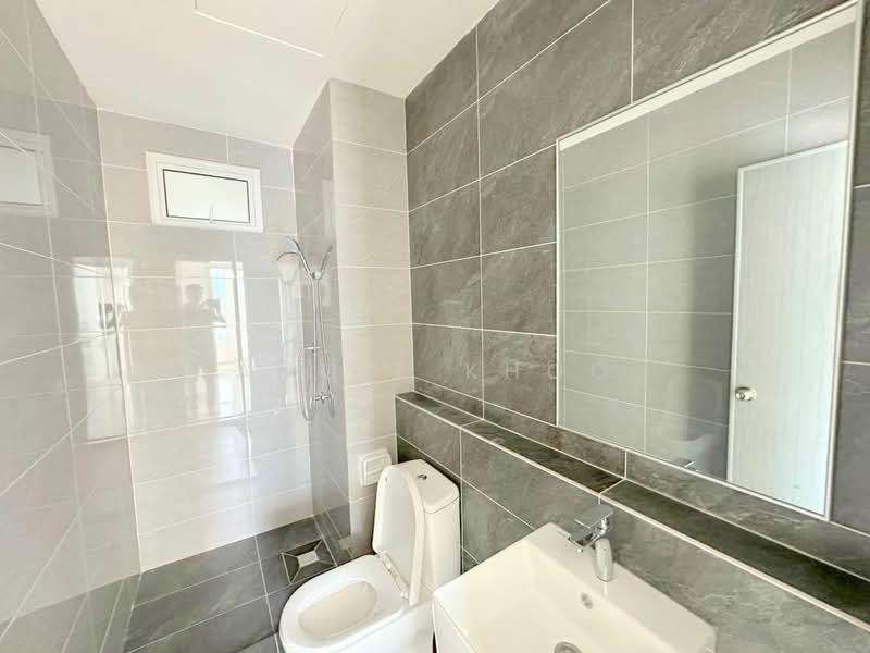 Kondominium untuk Dijual di Lucerne Residences - Angie Khoo - Bathroom - PropertyGuru.com.my