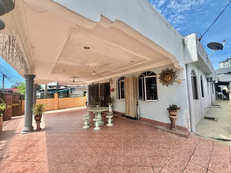 Rumah Banglo untuk Dijual di Desa Pandan (Ampang) - Noraini Dahan - Exterior - PropertyGuru.com.my