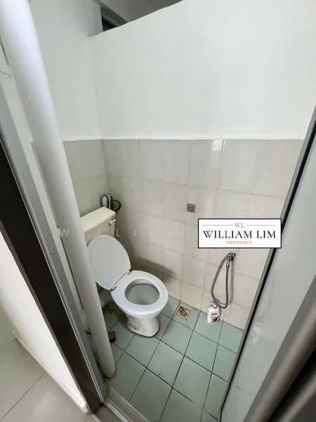 Pangsapuri untuk Disewa di Puncak Erskine - William Lim - Bathroom - PropertyGuru.com.my