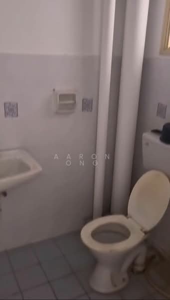 Apartment for Rent at Semarak Apartment - Aaron Ong - Bathroom - PropertyGuru.com.my