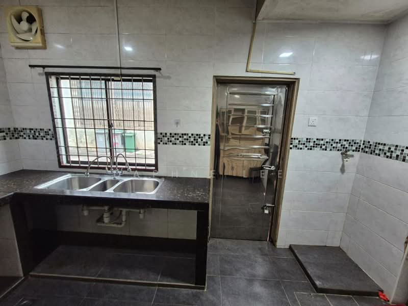 2-storey Terraced House for Sale in Taman Puteri Wangsa (Ulu Tiram) - Daphne Lee - Kitchen - PropertyGuru.com.my