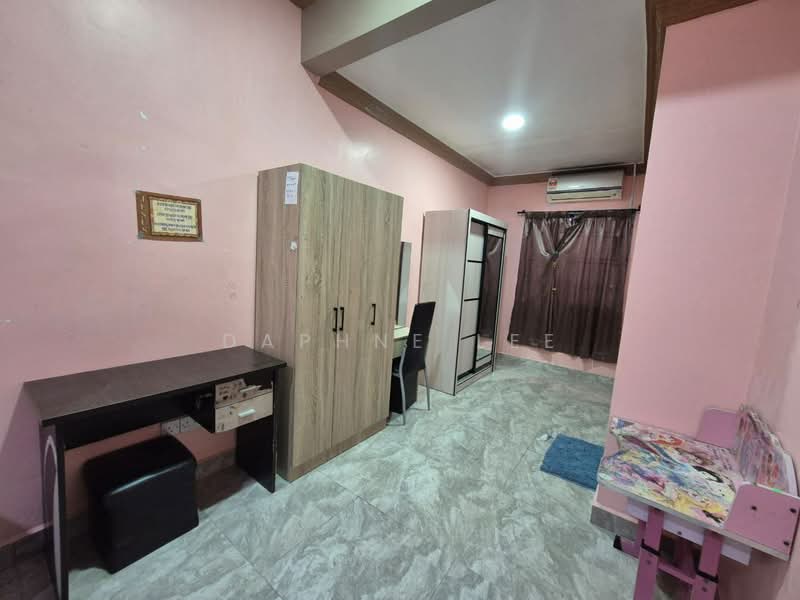 2-storey Terraced House for Sale in Taman Puteri Wangsa (Ulu Tiram) - Daphne Lee - Bedroom - PropertyGuru.com.my