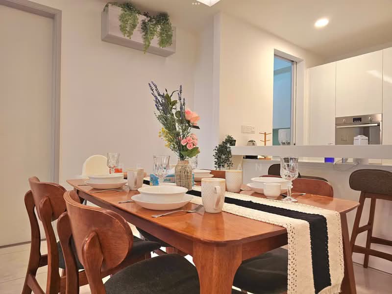 Service Residence for Sale at Vista Tiara (MBW Bay) - Bella Tan - Dining Room - PropertyGuru.com.my