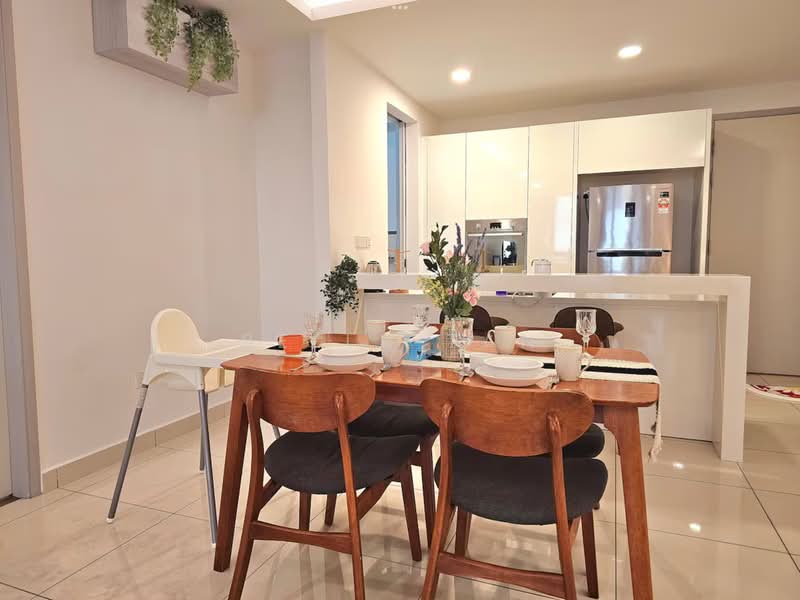 Service Residence for Sale at Vista Tiara (MBW Bay) - Bella Tan - Dining Room - PropertyGuru.com.my