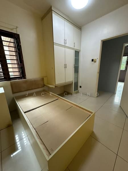 Pangsapuri untuk Dijual di Larkin Residence (Phase One) - Jack Ching - Bedroom - PropertyGuru.com.my
