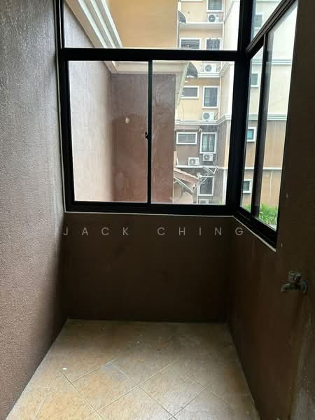 Pangsapuri untuk Dijual di Larkin Residence (Phase One) - Jack Ching - Balcony - PropertyGuru.com.my