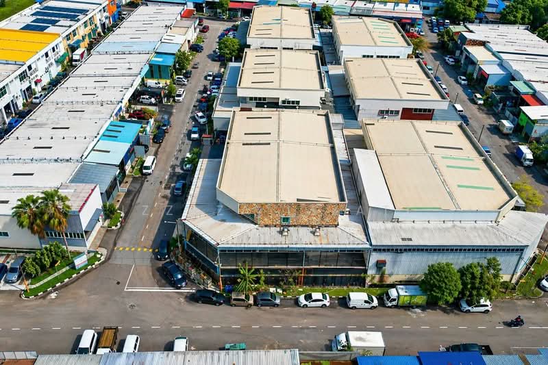 Factory for Sale in Tampoi (Johor) - Izzaza Izzati - Exterior - PropertyGuru.com.my