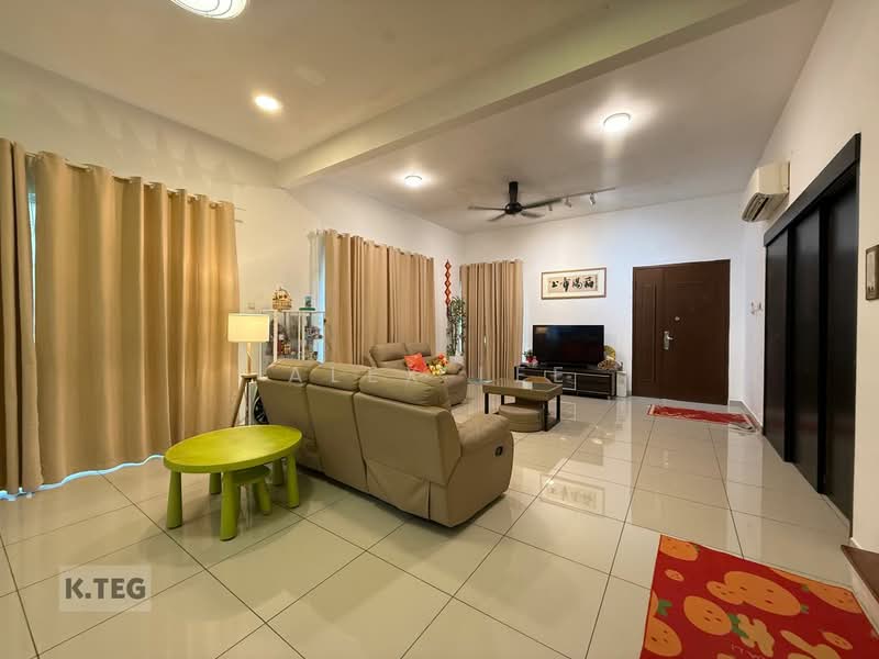 Rumah Berkembar untuk Dijual di Klang (Selangor) - Alex Lee - Living Room - PropertyGuru.com.my
