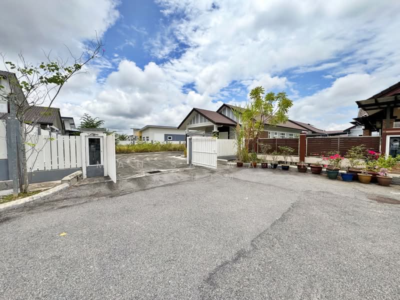 Bungalow for Sale in Taman Senawang Perdana (Senawang) - Herman Sazwan Nor Rahim - Exterior - PropertyGuru.com.my