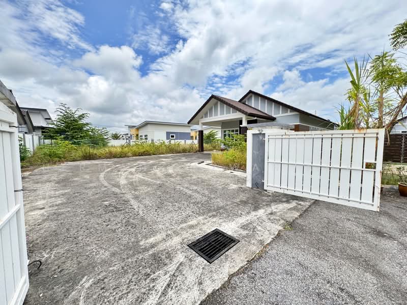 Bungalow for Sale in Taman Senawang Perdana (Senawang) - Herman Sazwan Nor Rahim - Exterior - PropertyGuru.com.my