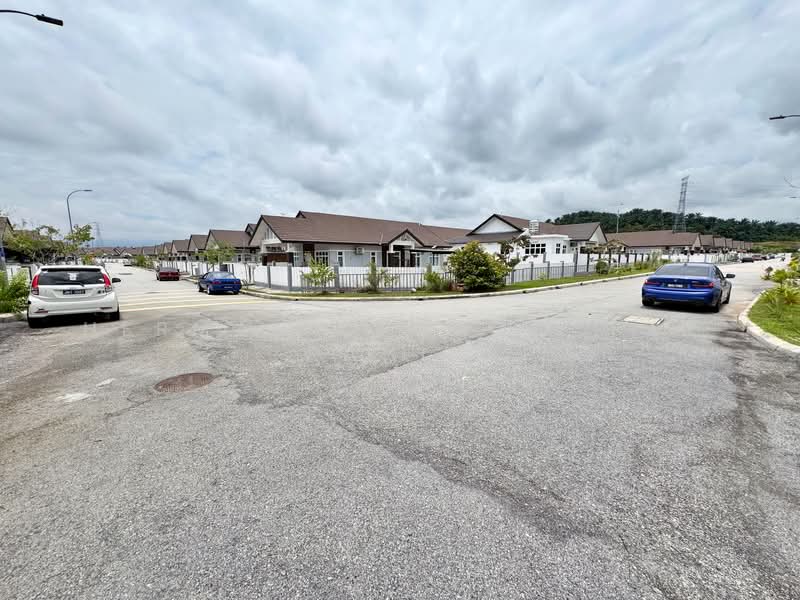 Bungalow for Sale in Taman Senawang Perdana (Senawang) - Herman Sazwan Nor Rahim - Exterior - PropertyGuru.com.my