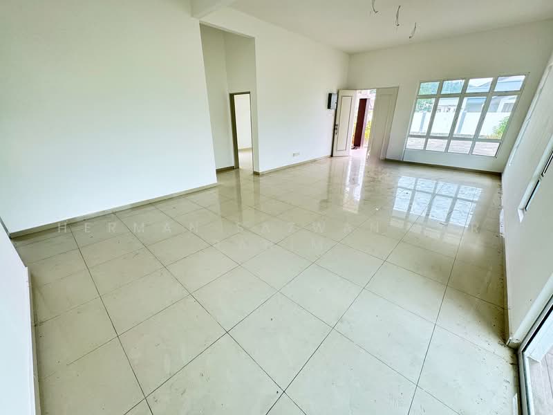 Bungalow for Sale in Taman Senawang Perdana (Senawang) - Herman Sazwan Nor Rahim - Living Room - PropertyGuru.com.my