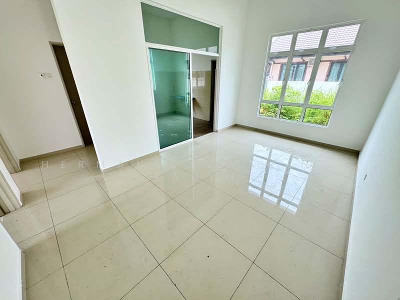 Bungalow for Sale in Taman Senawang Perdana (Senawang) - Herman Sazwan Nor Rahim - Dining Room - PropertyGuru.com.my