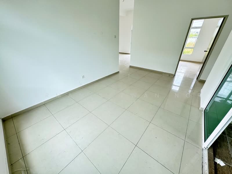 Bungalow for Sale in Taman Senawang Perdana (Senawang) - Herman Sazwan Nor Rahim - Dining Room - PropertyGuru.com.my