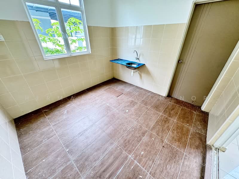 Bungalow for Sale in Taman Senawang Perdana (Senawang) - Herman Sazwan Nor Rahim - Kitchen - PropertyGuru.com.my