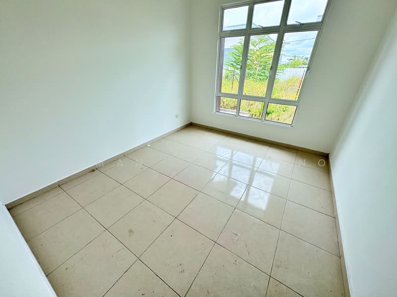 Bungalow for Sale in Taman Senawang Perdana (Senawang) - Herman Sazwan Nor Rahim - Bedroom - PropertyGuru.com.my