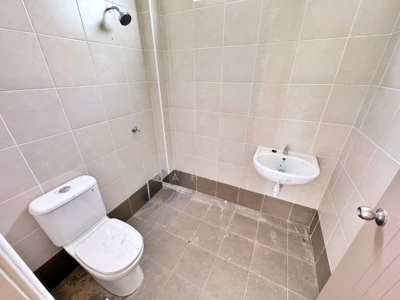Bungalow for Sale in Taman Senawang Perdana (Senawang) - Herman Sazwan Nor Rahim - Bathroom - PropertyGuru.com.my