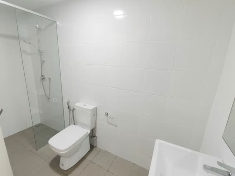 Service Residence for Sale at Parc 3 - Daniel Chong - Bathroom - PropertyGuru.com.my