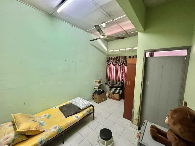 2-storey Terraced House for Sale in Seksyen 24 (Shah Alam) - Noraini Dahan - Bedroom - PropertyGuru.com.my