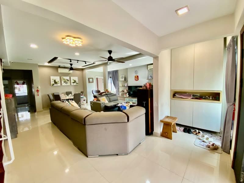 Rumah Teres 2 Tingkat untuk Dijual di Taman Puchong Hartamas (Puchong) - Jarren Tan - Living Room - PropertyGuru.com.my