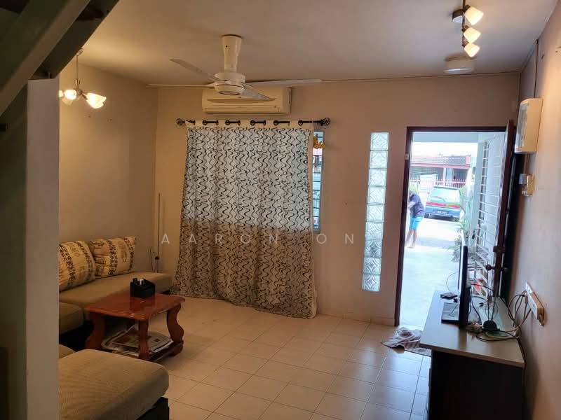 2-storey Terraced House for Rent in Taman Bukit Anggerik (Cheras) - Aaron Ong - Living Room - PropertyGuru.com.my