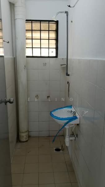 Apartment for Rent at Pangsapuri Seri Pulai - EE Ling - Bathroom - PropertyGuru.com.my