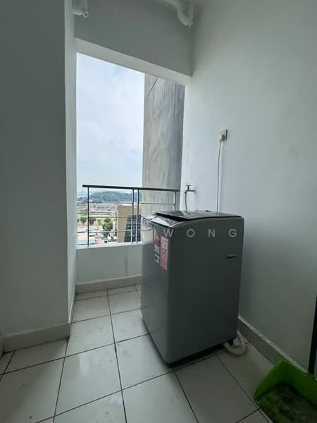 Kondominium untuk Disewa di Elit Heights @ Bayan City - Alex Wong - Balcony - PropertyGuru.com.my