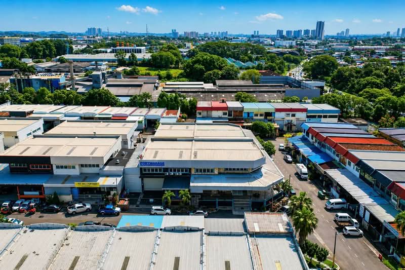 Kilang untuk Dijual di Kawasan Perindustrian Kempas (Tampoi) - Izzaza Izzati - Exterior - PropertyGuru.com.my