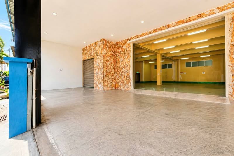 Kilang untuk Dijual di Kawasan Perindustrian Kempas (Tampoi) - Izzaza Izzati - Exterior - PropertyGuru.com.my