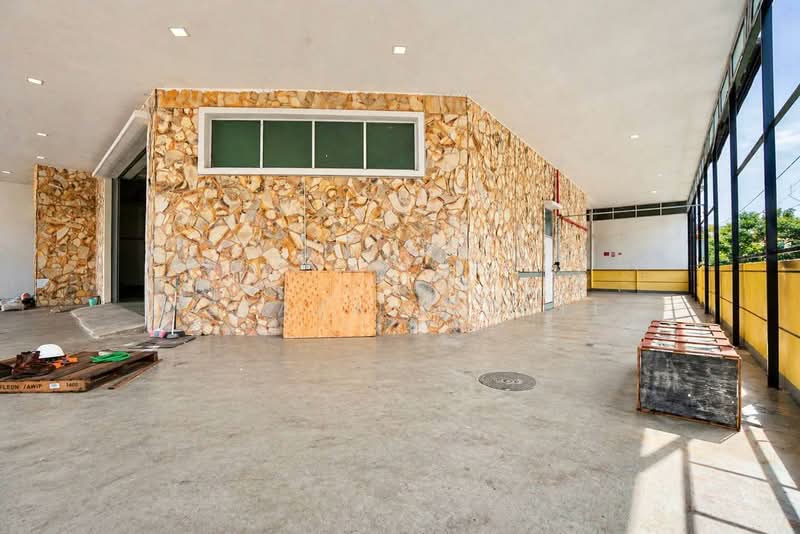 Kilang untuk Dijual di Kawasan Perindustrian Kempas (Tampoi) - Izzaza Izzati - Exterior - PropertyGuru.com.my