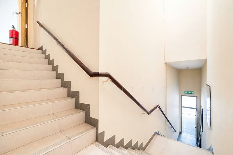 Kilang untuk Dijual di Kawasan Perindustrian Kempas (Tampoi) - Izzaza Izzati - Corridor - PropertyGuru.com.my