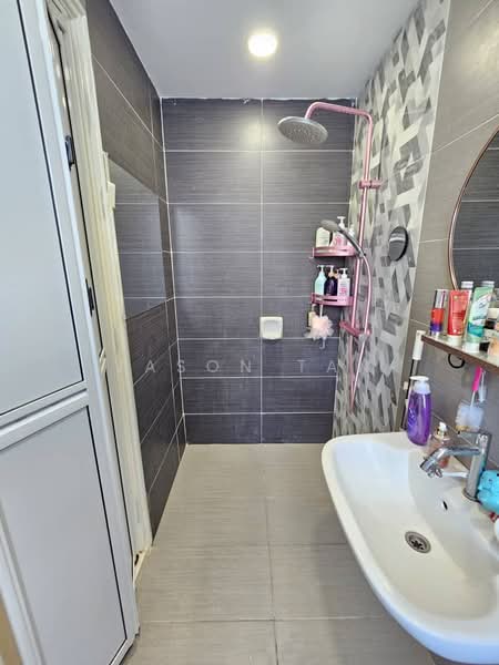 2-storey Terraced House for Sale in Taman Dato Demang (Seri Kembangan) - Jason Tan - Bathroom - PropertyGuru.com.my