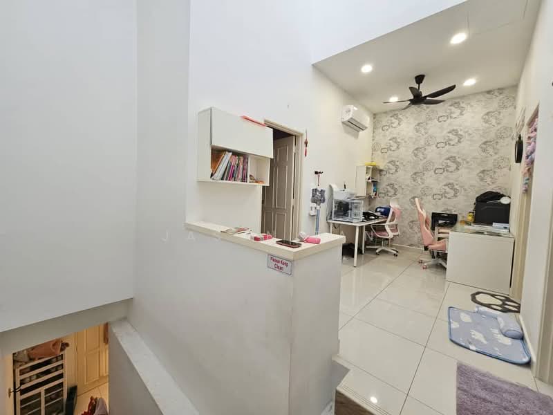 2-storey Terraced House for Sale in Taman Dato Demang (Seri Kembangan) - Jason Tan - Study - PropertyGuru.com.my